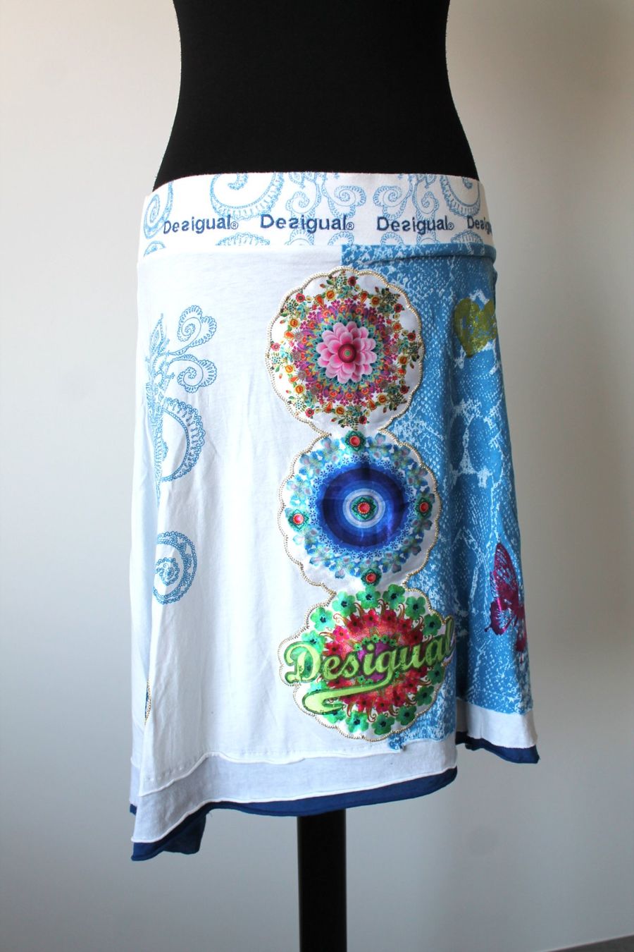 Desigual Gonne: Jupe DESIGUAL taille L – Usato da Chez-le-Bart venduto da jasse