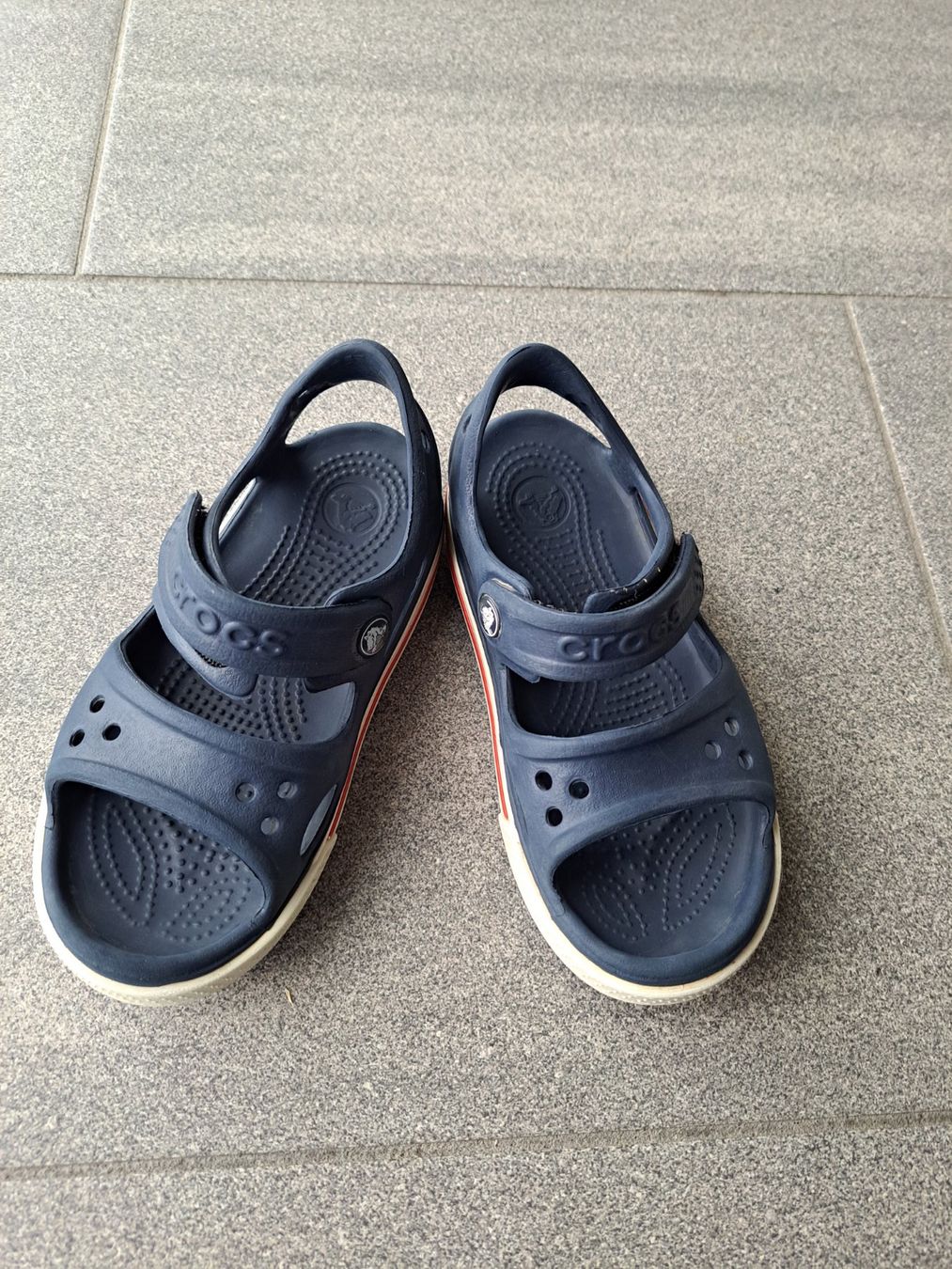 Crocs Chaussures garçon: Crocs Sandale C10 Gr  27-28 – D'occasion à Bünzen par nagyagi111mail 1