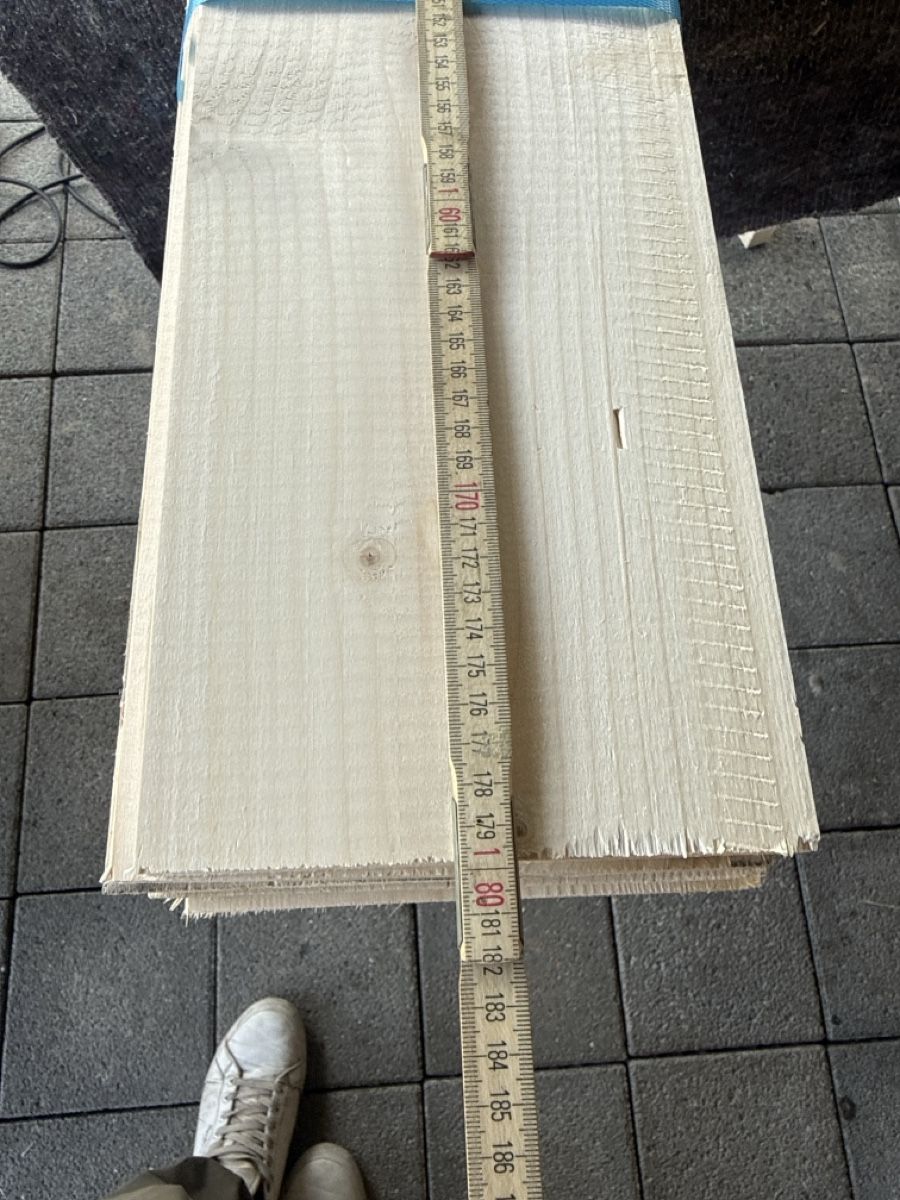 Articoli in legno: Brennholz 1,8m lang – Usato da Langnau i. E. venduto da Acrjl 1