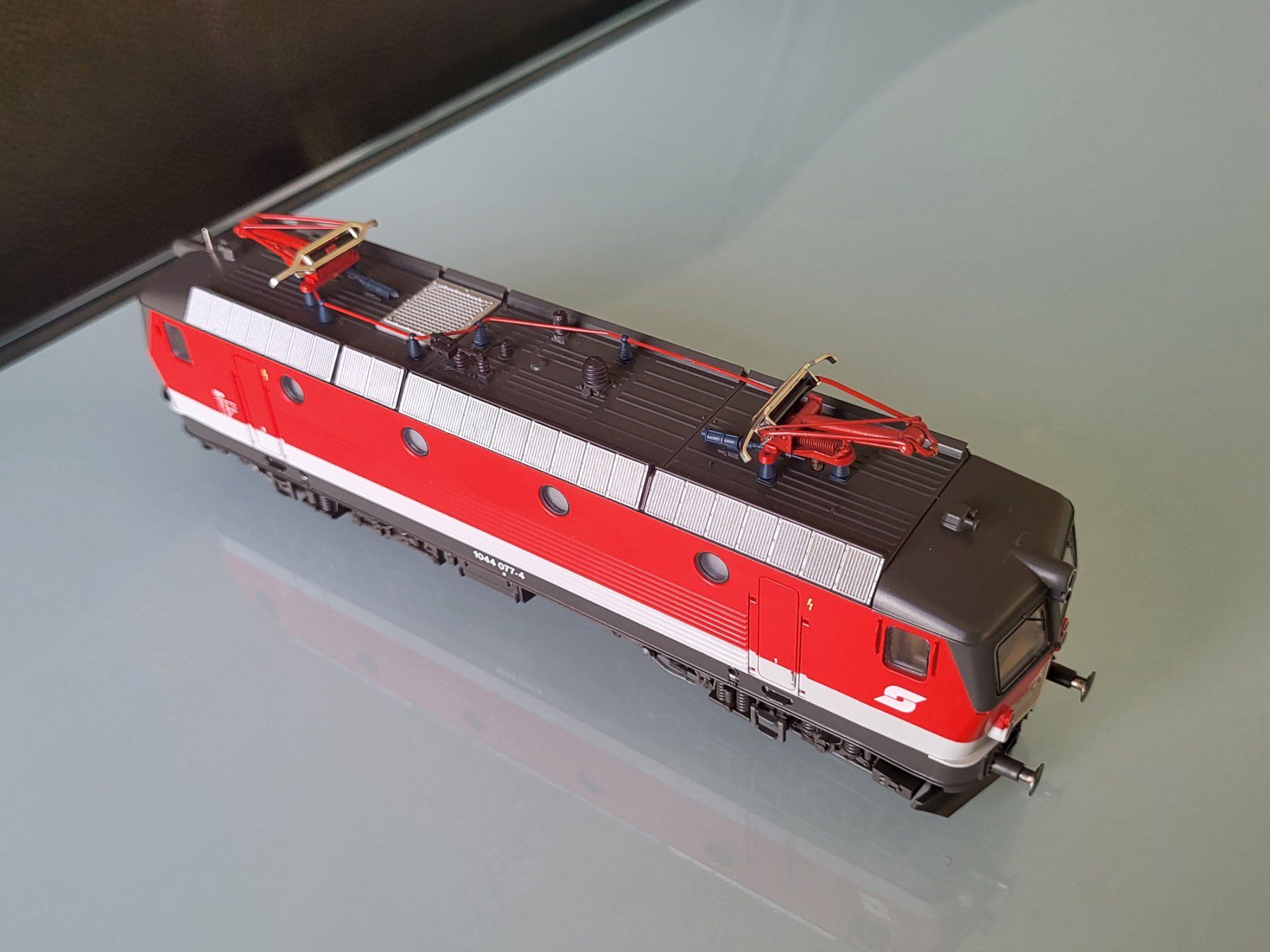 Roco Modellini di ferrovie: H0 ROCO ÖBB 1044 077-4 – Nuovo (secondo la descrizione) da Oberburg venduto da sensetal 6