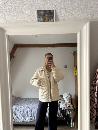 Beige Vintage Winterjacke Post Card