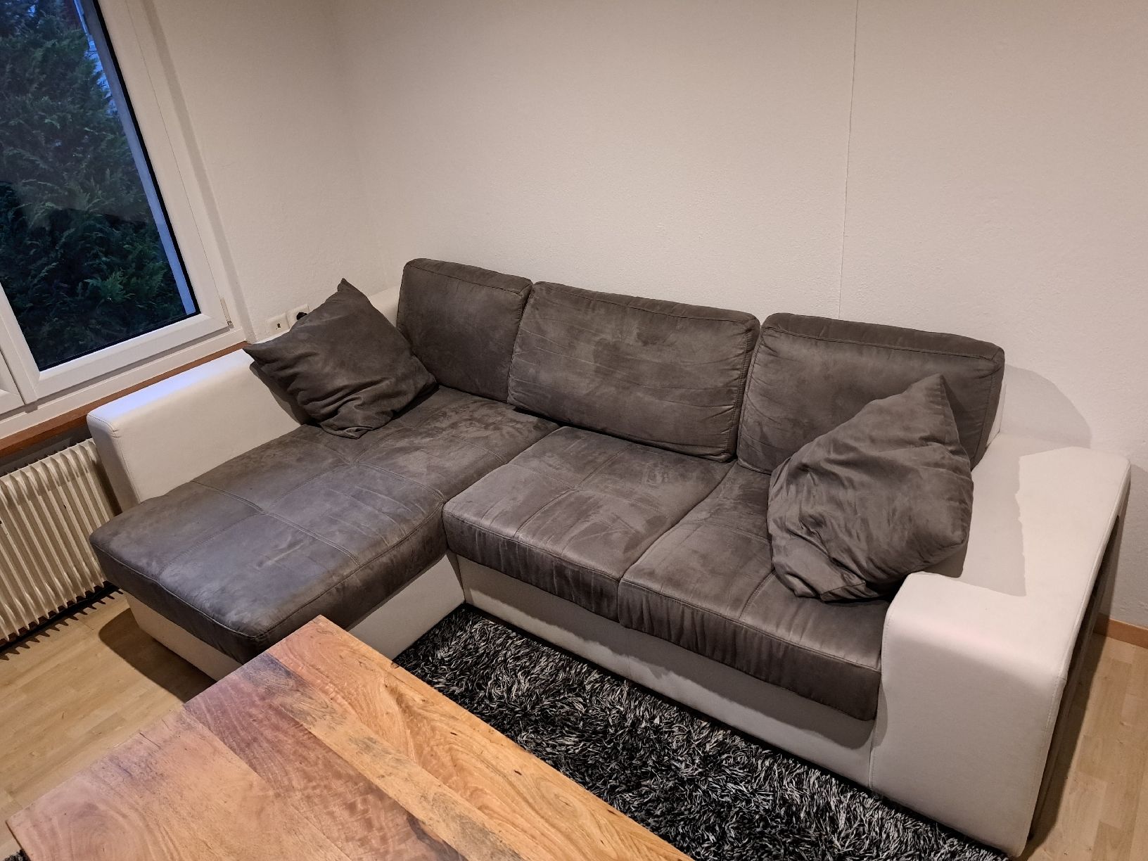 Divani: Ecksofa grau weiss – Usato da Flawil venduto da Leandro050700