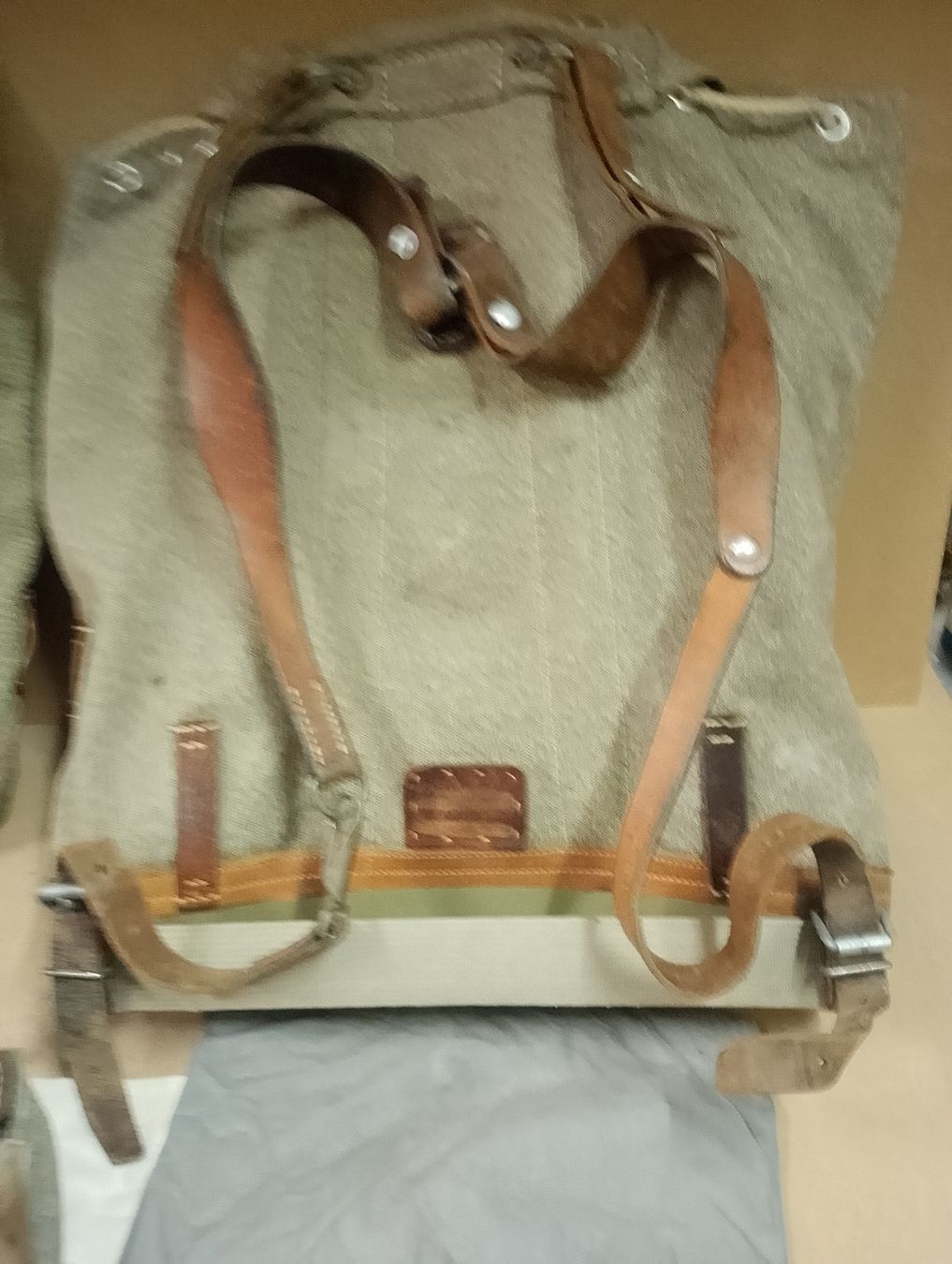 Schweizer Armee Uniformi: Rucksack, F-Sack, Brotsack, usw Schweizer Armee – Usato da Safenwil venduto da dodgewc12 5