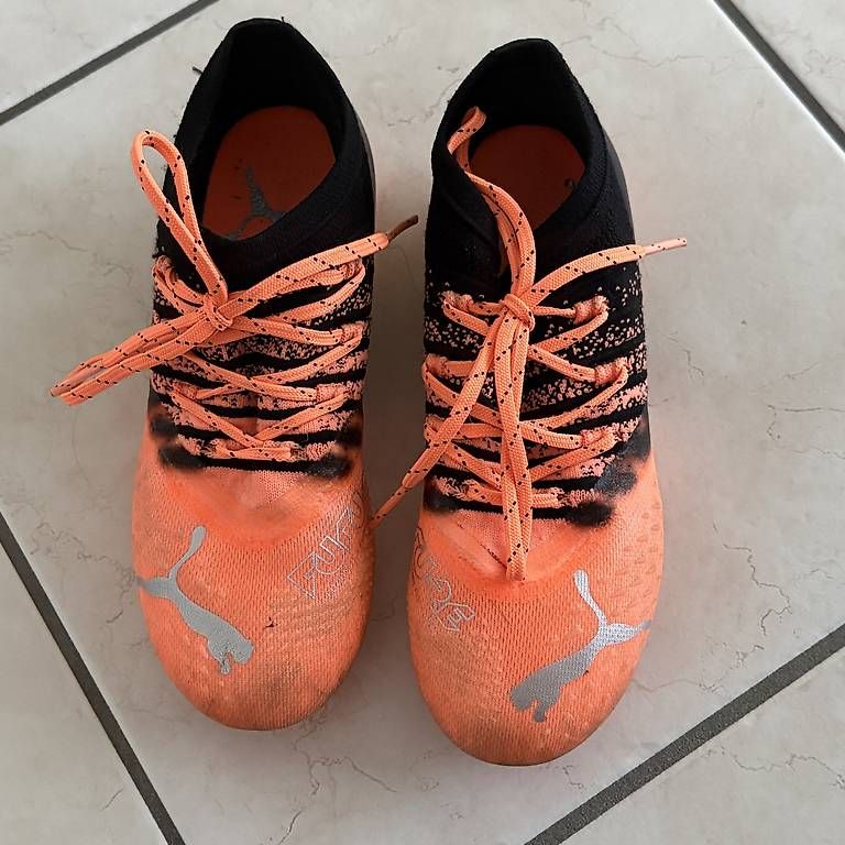 Puma Schuhe für Jungen: Fussballschuhe Grösse 33 – Gebraucht aus Zimmerwald von wuff81