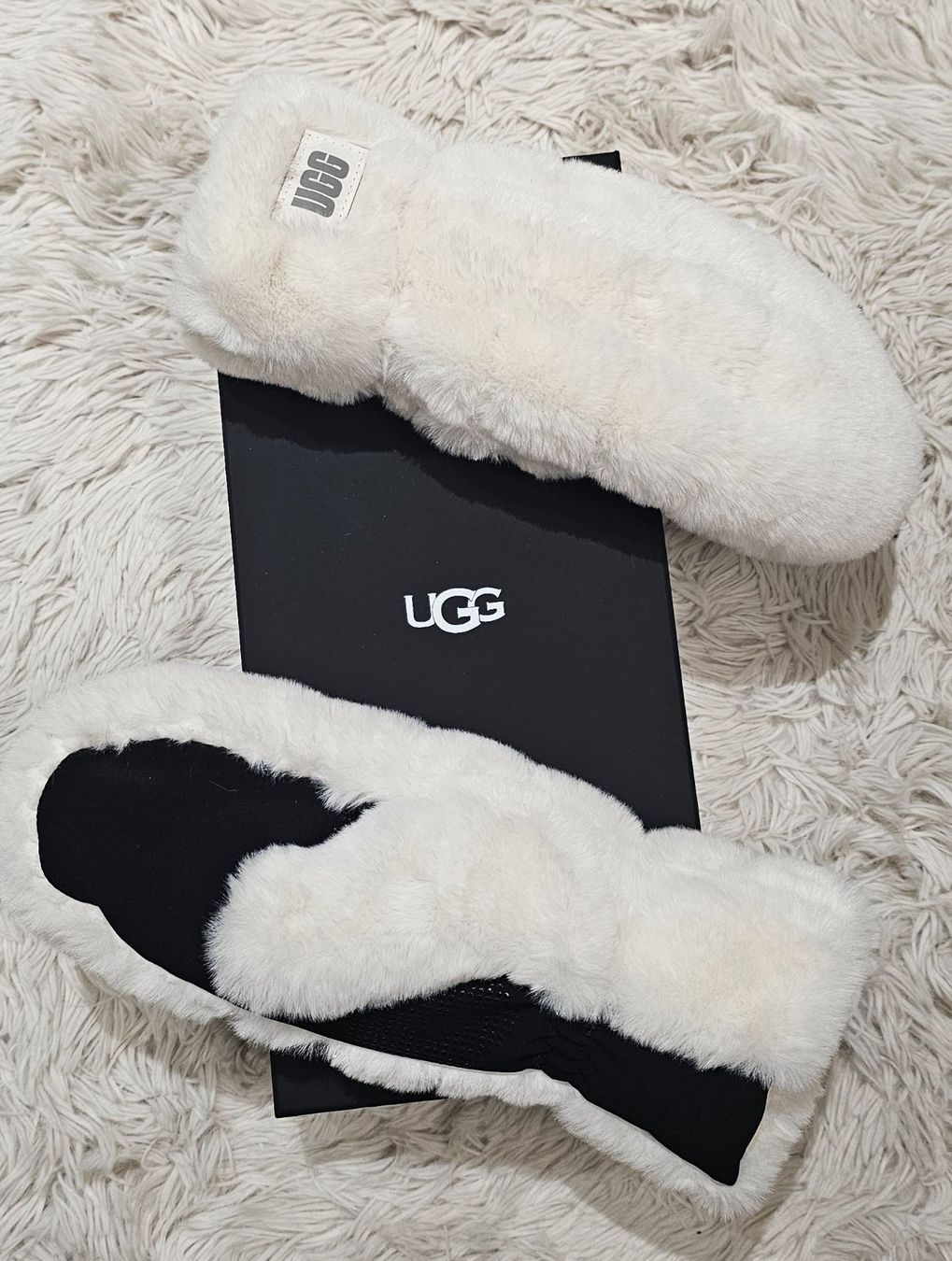 Guanti & manicotti: UGG Fäustlinge Handschuhe NEU – Nuovo e nell'imballaggio originale da Glattpark(Opfikon) venduto da Melli85 1