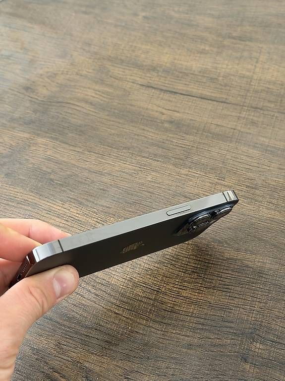 Portables: Iphone 13 Pro 128GB schwarz – D'occasion à Reinach AG par Tt32056 2