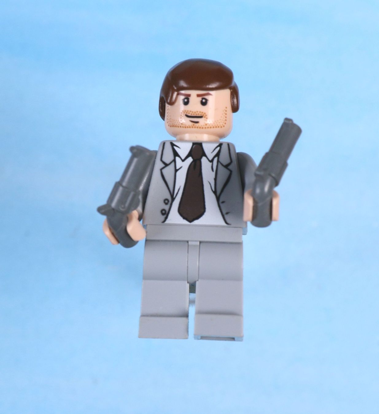Lego Giocattoli: LEGO Minifigur Indiana Jones - Light Bluish Gray Suit – Usato da Hettlingen venduto da Scholi99