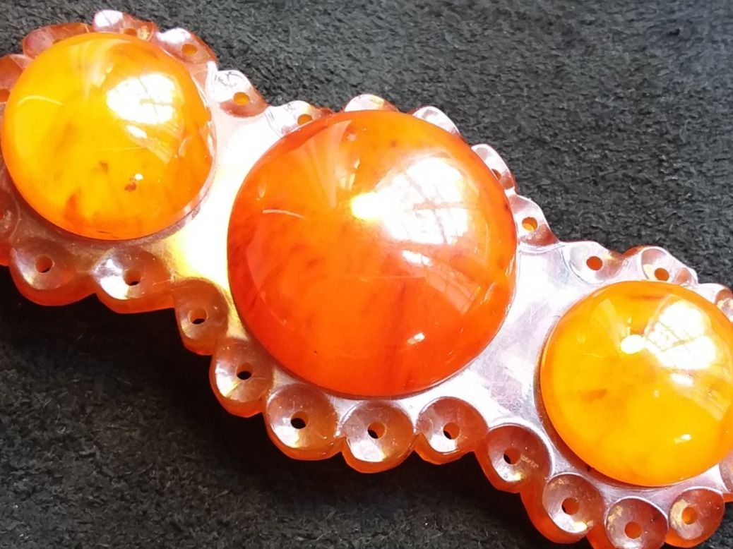Spille & Fermagli: Originale antike Art Déco Bakelit Brosche – Usato da Zürich venduto da helsan 5