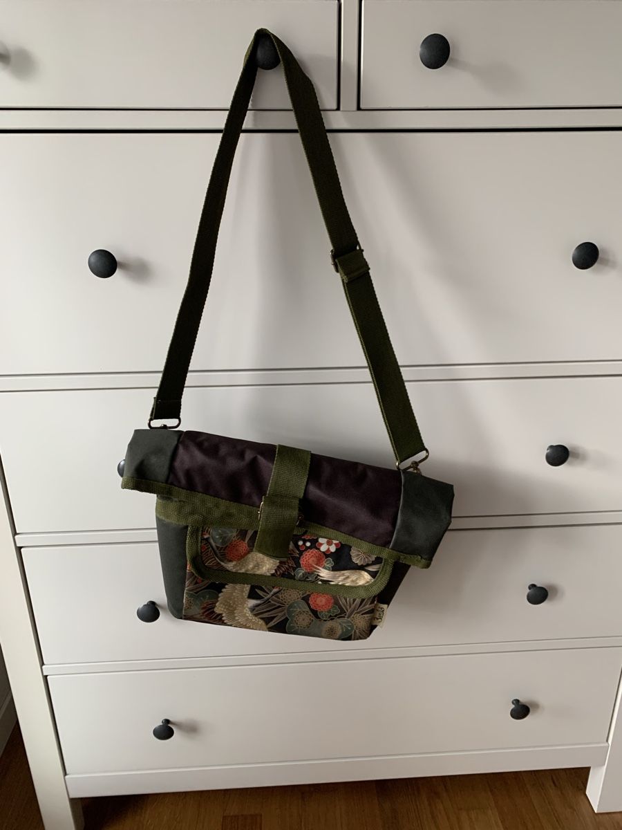Taschen für Damen: Unique Handmade Shoulder / Bicycle Bag – Neu (gemäss Beschreibung) aus Zug von digalvao 1