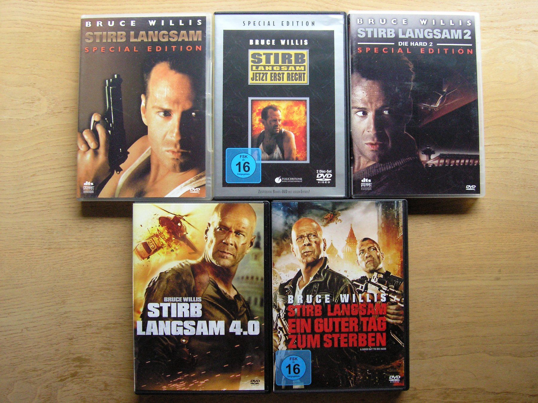 Tutti i DVDs: Stirb Langsam 1 - 5 Edition / Bruce Willis DVD-Collection – Usato da Zuzwil SG venduto da vette13