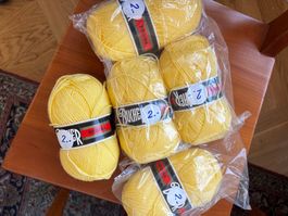 5 x 50 gr. Acrylgarn 100 % BUCHER gelb