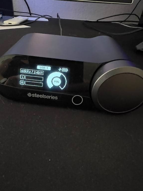 Steelseries Cuffie: SteelSeries Arctis Pro Wireless Gaming Headset PC / PS5 – Usato da Möhlin venduto da Blade33 1