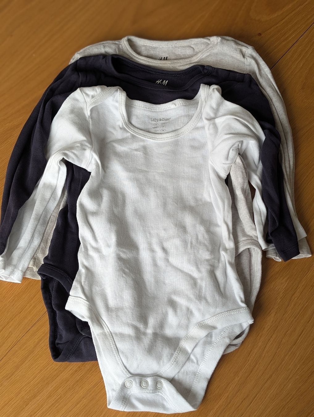 Lotti di vestiti: 3x Langarmbody Gr. 86/92 – Usato da Basel venduto da an_v7yj 9