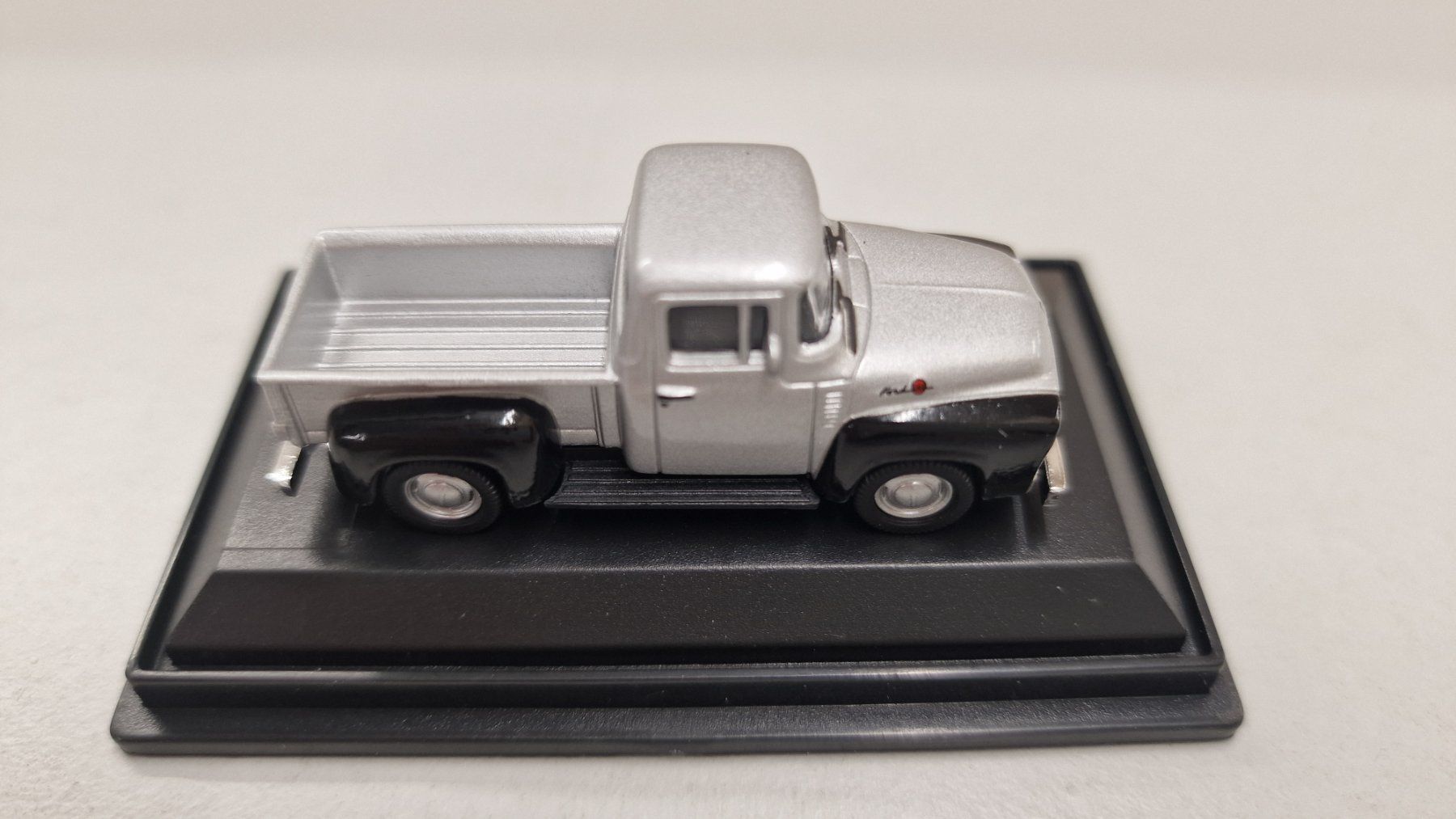 Ford Modellautos: Modellauto 1/87, Ford F-100, grau – Neu und originalverpackt aus Weisslingen von and-lo73 2