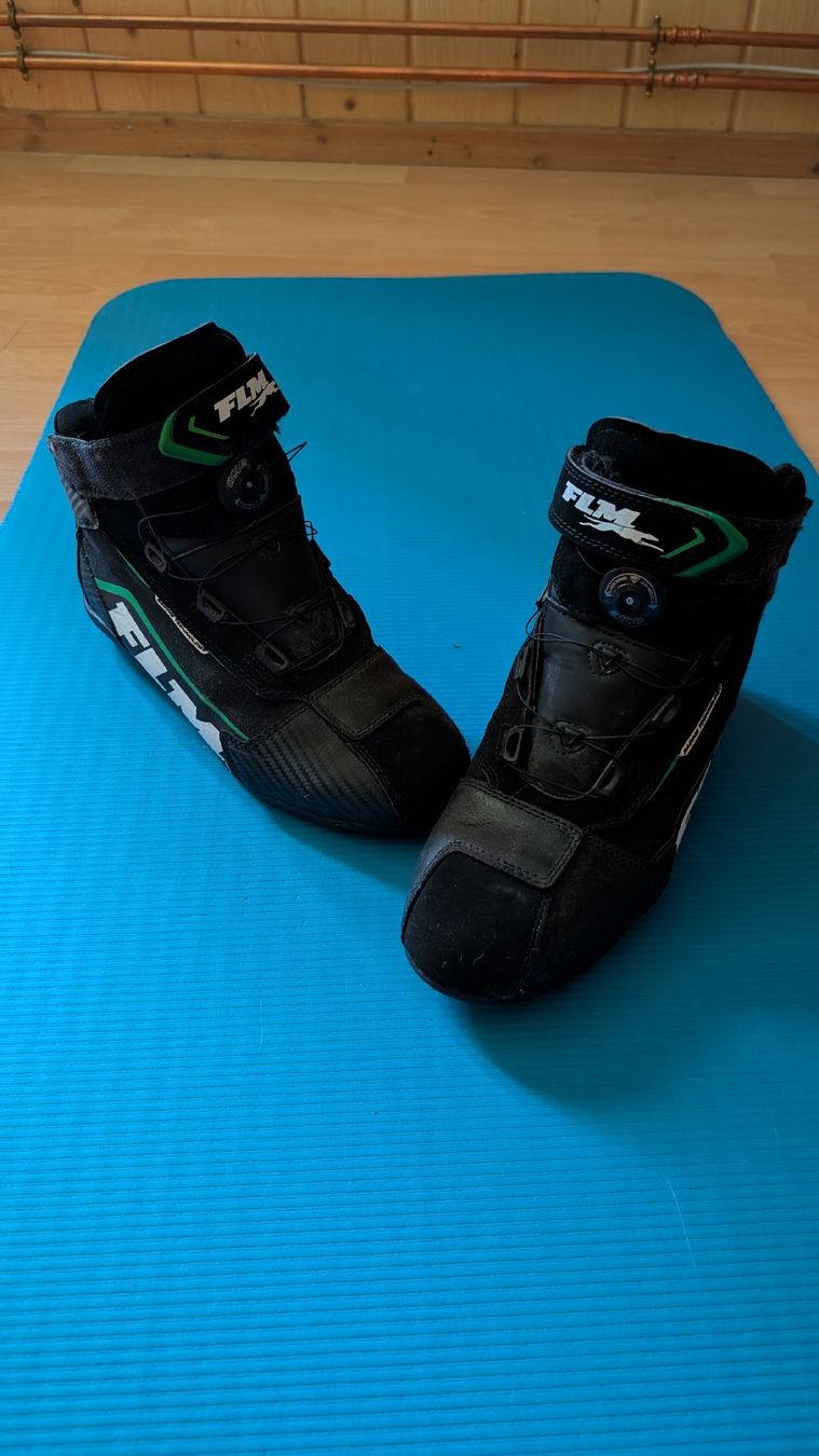 FLM Scarpe da uomo: FLM Motorradstiefel Gr. 42 – Usato da Gsteigwiler venduto da Thor86