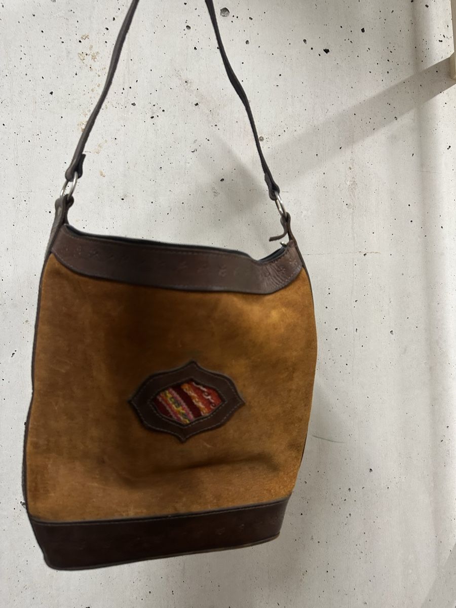 Camel Borse da donna: Leder Tasche mit Stickerei – Usato da Zürich venduto da kri_6t8y
