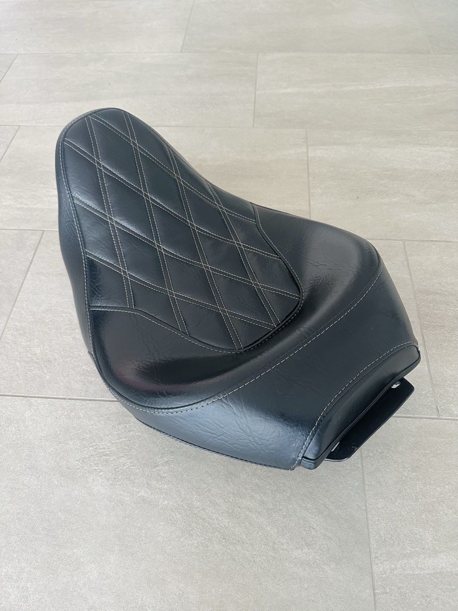 Harley-Davidson Tutti i ricambio per moto: Harley Sitz Solo Diamond P52000248 – Usato da Sempach venduto da SwissRidy89 3