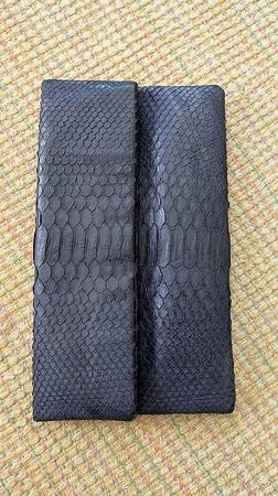 Pochette bleue en serpent