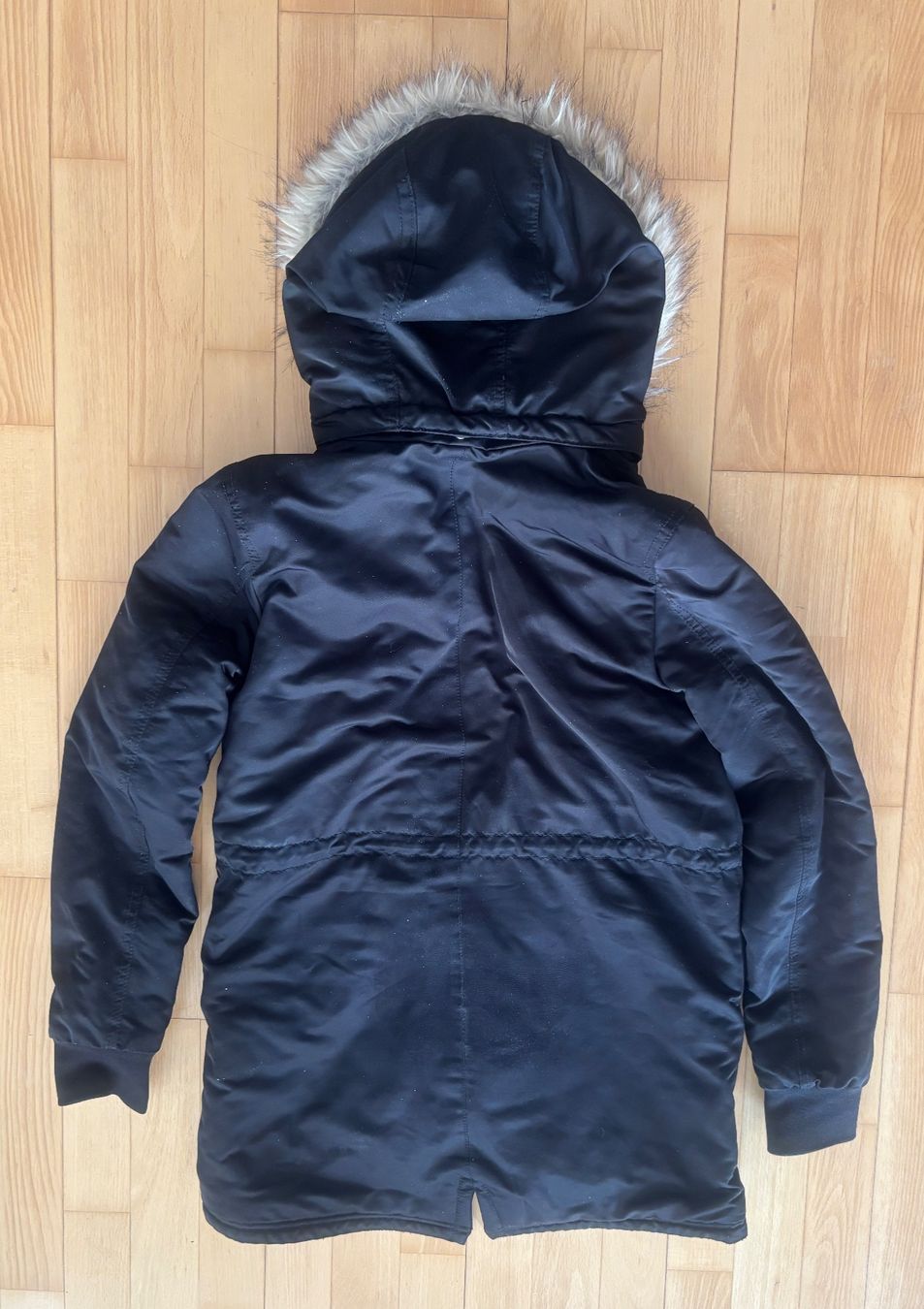 H&M Vestes & Manteaux: Schwarze Winterjacke Gr. 158 – D'occasion à Stäfa par Protea3 1