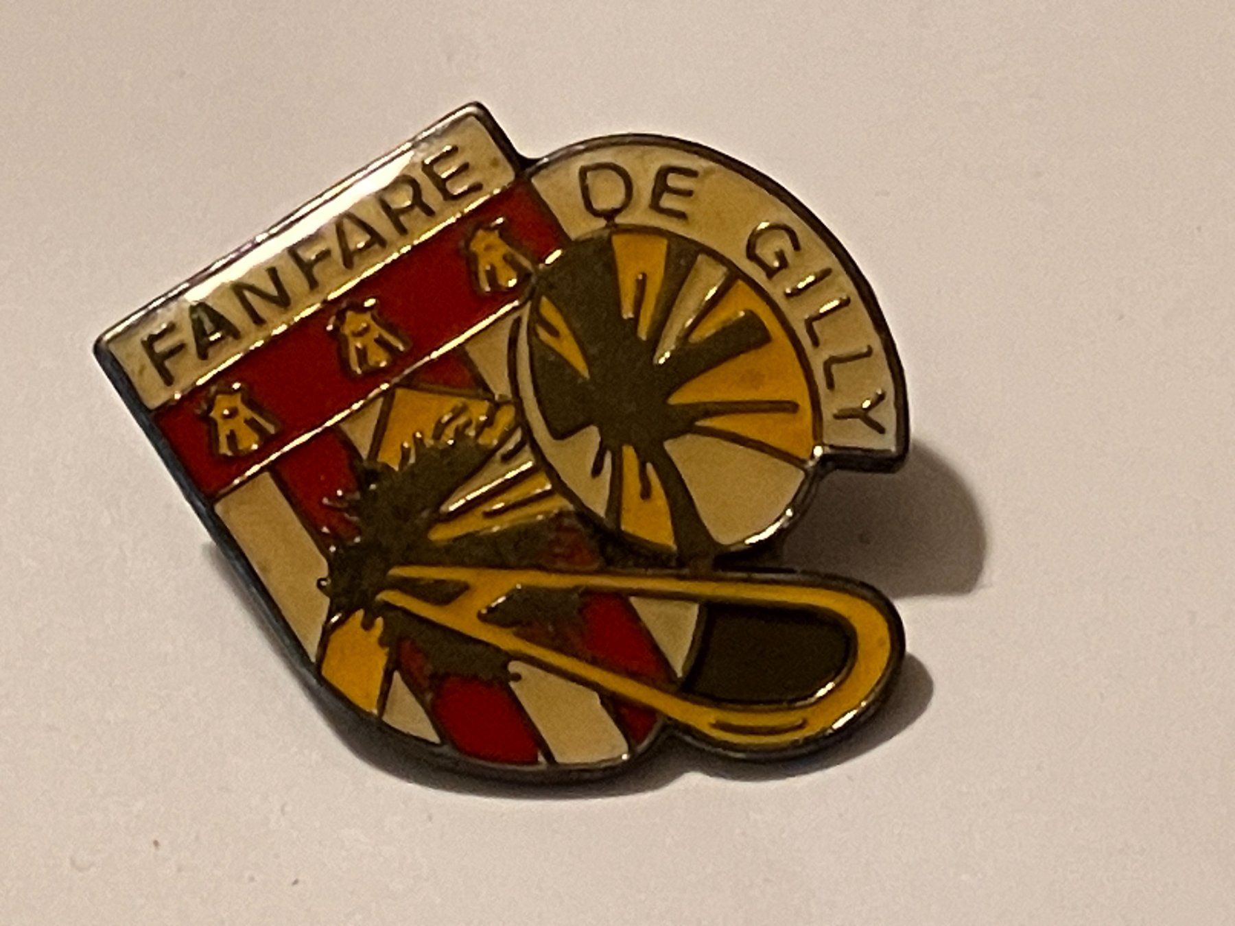 Placchette & Badge: 1 Pin Fanfare de Gilly – Usato da Basel venduto da djwwpp