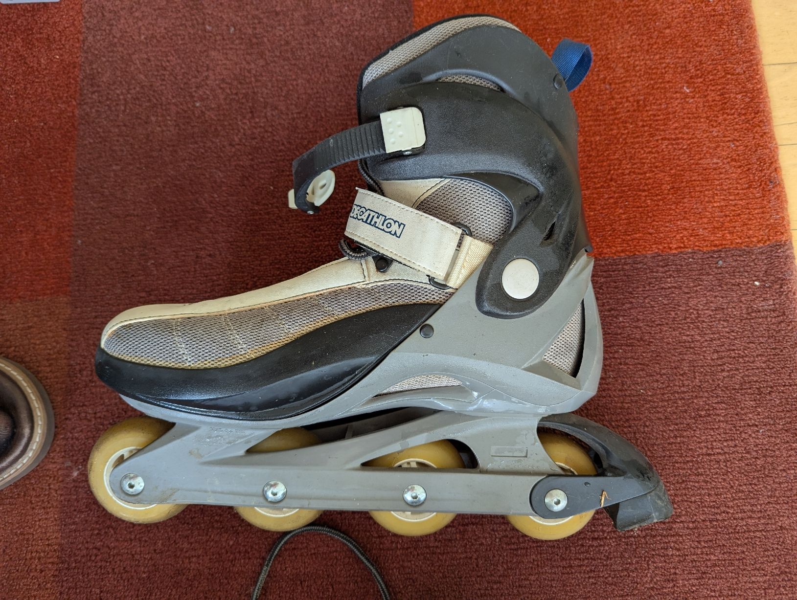 Decathlon Inline-Skating & Rollschuhe: Decathlon T'Fit Inline-Skates Roller Gr. 45 – Gebraucht aus Baden von vongillus