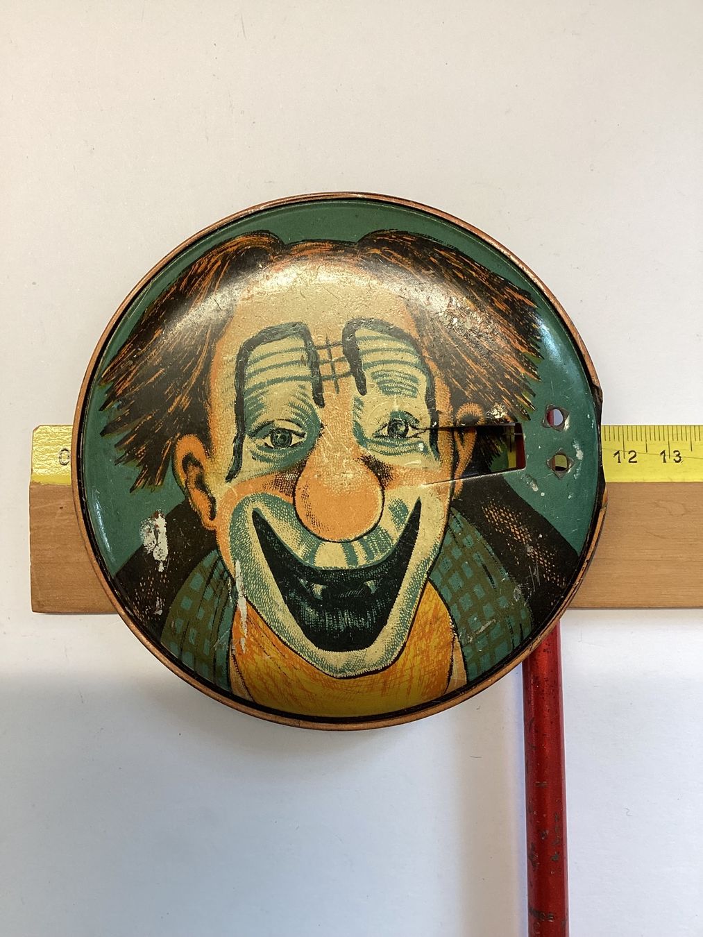 Giocattoli: Antike Blechrassel, Clown und Pfeife doppelseitig. – Usato da Eglisau venduto da mar_5rn2 1