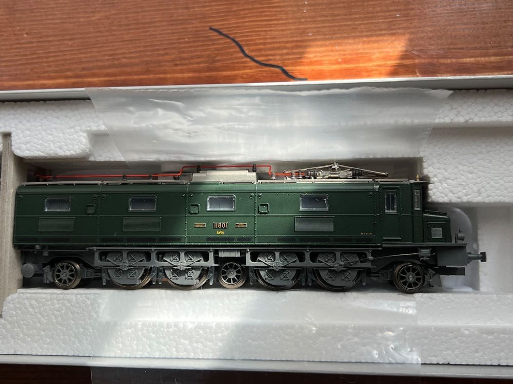 593608_7
