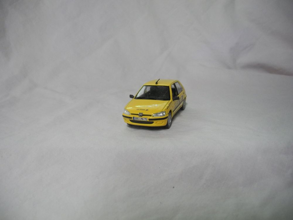 Peugeot 206 La Poste 1/43 Paradcar – Miniature Facteur, Collection Ou Jeu