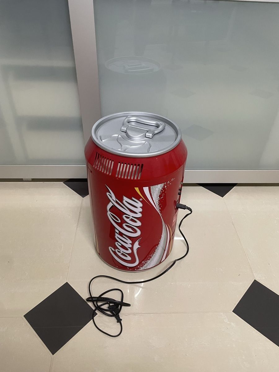 Réfrigérateurs: Coca-Cola Can Mini Kühlschrank – D'occasion à Bottmingen par oskarsgm 5
