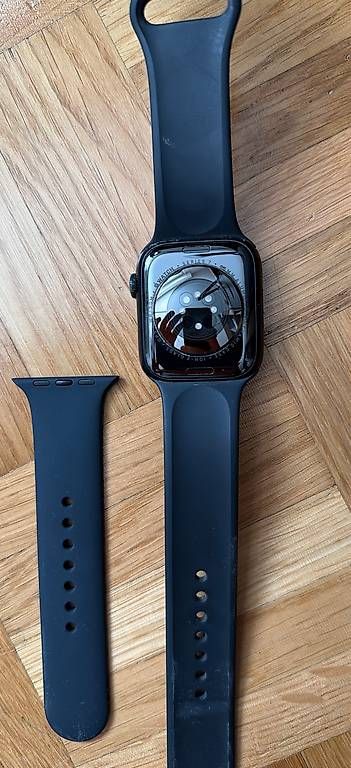 Smartwatch: Apple Watch Series 7 – Usato da Horgen venduto da nat_f2bb 1