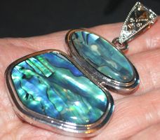 Anhänger L-7403 – Abalone Muschel Perlmutt 49x44mm