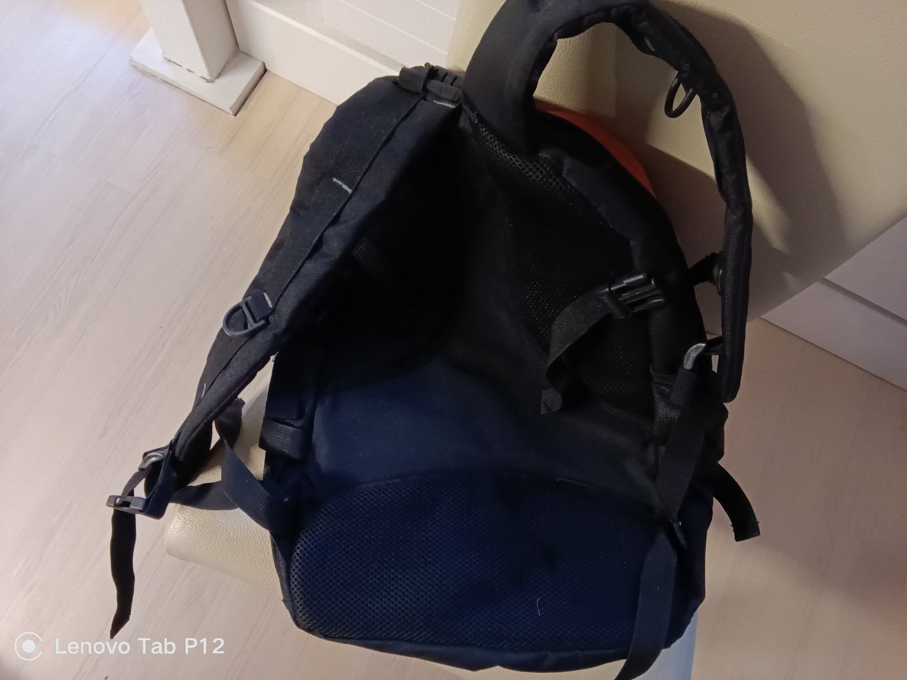 Zaini: Geräumiger Rucksack mit vielen Fächern – Usato da Horn venduto da Corazon15 7