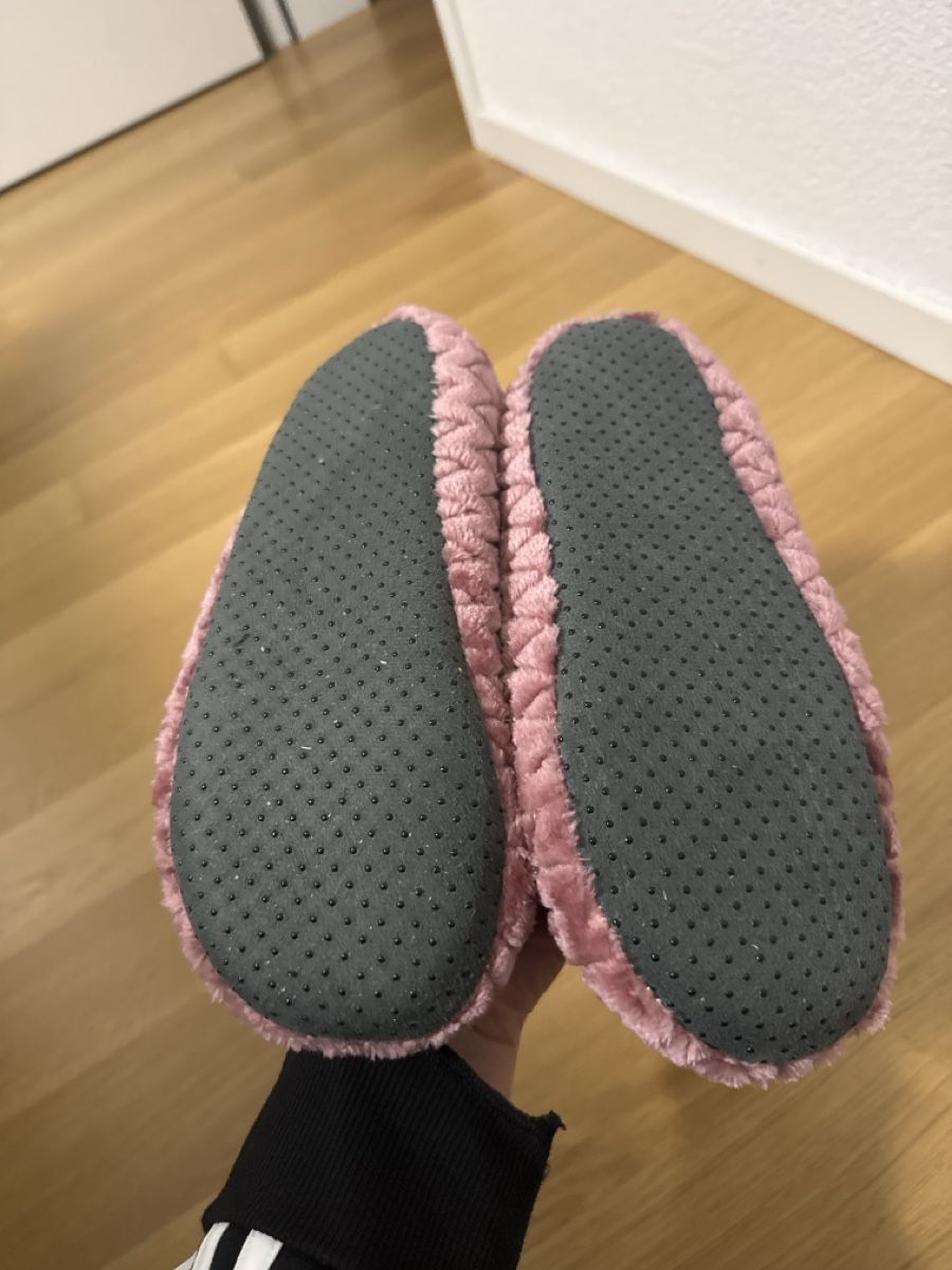 Scarpe da donna: Kuschelige Hausschuhe, rosa, Gr. 38 – Nuovo (secondo la descrizione) da Sursee venduto da Alyel 1