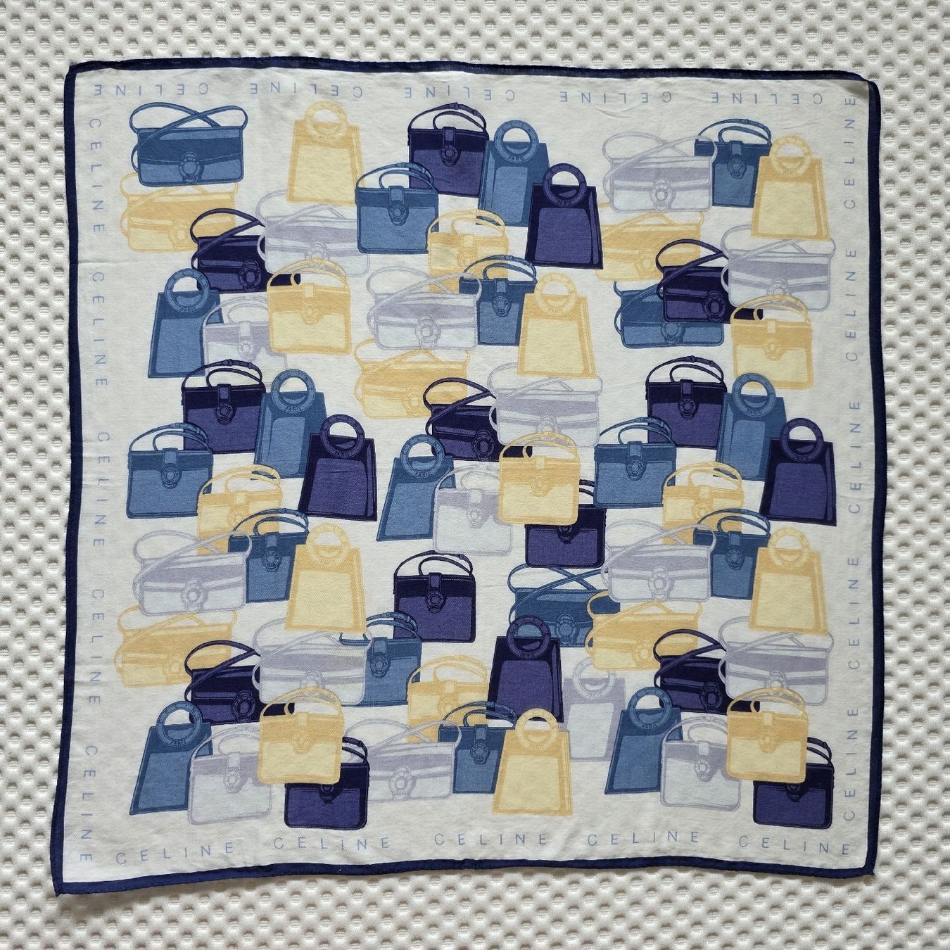 Celine Foulard & Sciarpe: Celine Vintage Tuch 48x48 cm – Usato da Zürich venduto da LIMAR 2