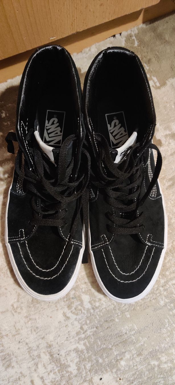 Vans Chaussures hommes: Vans Herren Sneaker hoch schwarz Gr. 42 Top Zustand – D'occasion à Meiringen par Sib_Zh 2