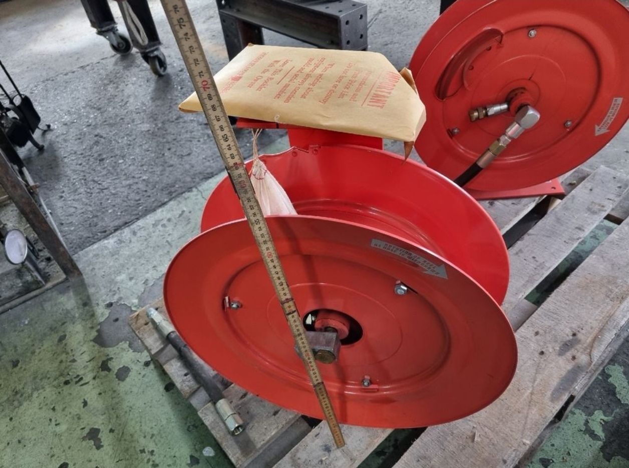 Tuyaux & tubes: Schlauch aufroller Schlauchtrommel – Neuf (Voir description) à Bad Ragaz par pizol22 1
