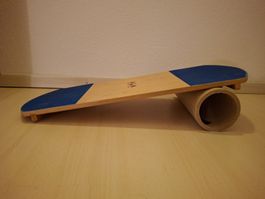 Equilibre -Balance Board Holz mit Rolle gebraucht 70 cm lang
