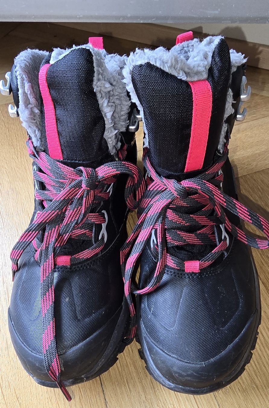 Damenschuhe: Chaussure de randonnée neuves imperméable fourrées T36 – Neu (gemäss Beschreibung) aus Genève von Saleena 4
