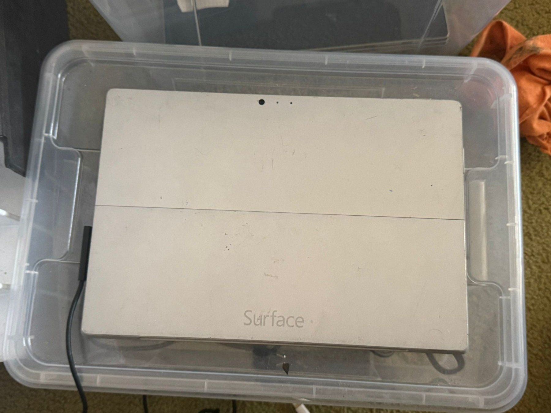 Microsoft Tablet PC:  Surface Pro 3 - 64GB !! Ungeprüft !! – Difettoso da Olten venduto da HoYa01 1