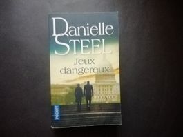 Danielle Steel - Jeux Dangereux, livre de poche, parfait!