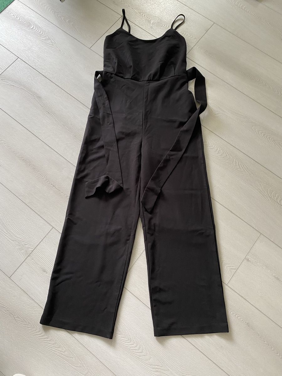 Only Jumpsuits: Only Jumpsuit, schwarz, Grösse 36 – D'occasion à Strengelbach par Bycy