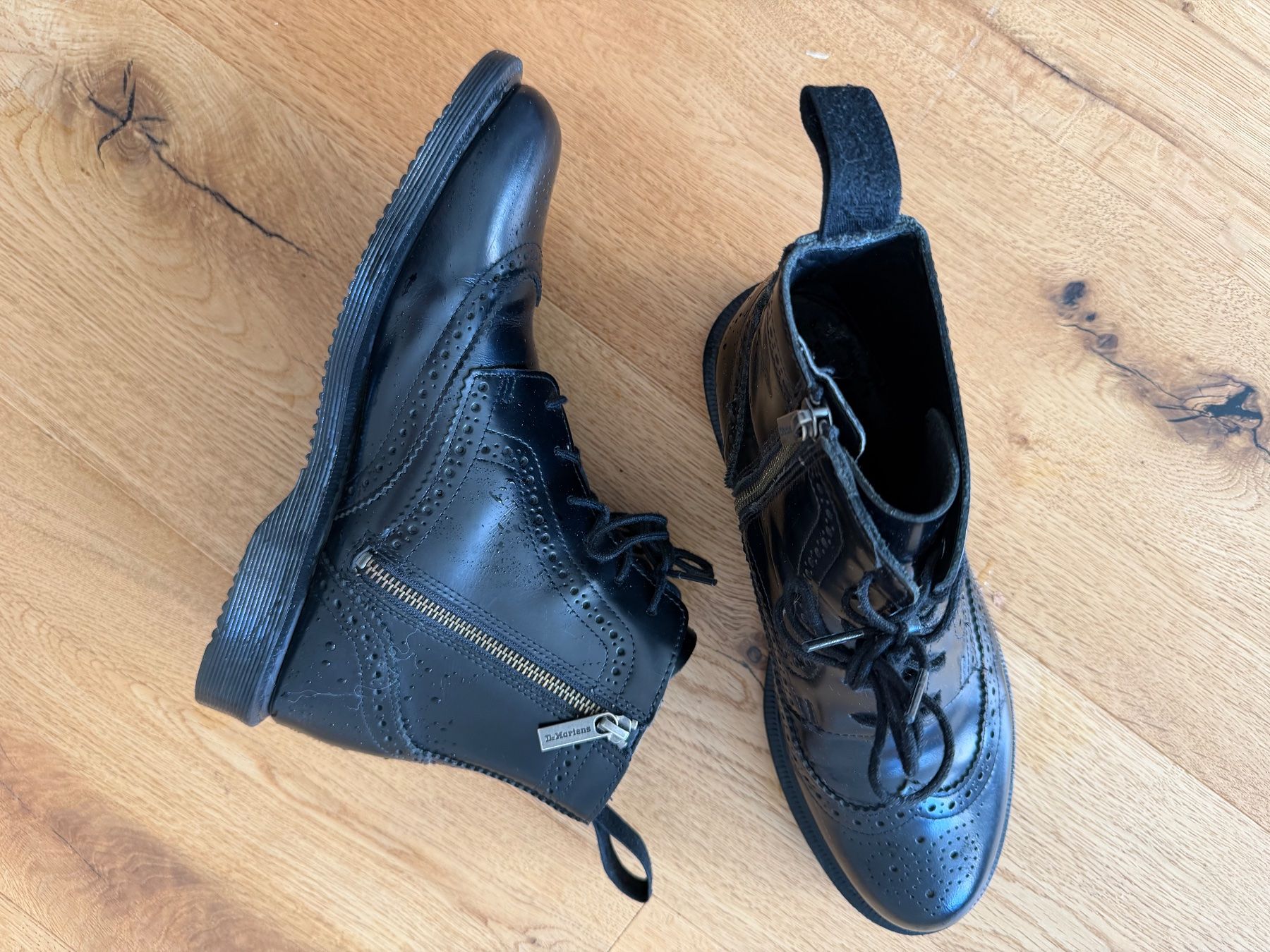Dr. Martens Scarpe da donna: Dr. Martens Boots schwarz, Grösse 40 / US 8.5 – Usato da Interlaken venduto da AndreaNoorani 1