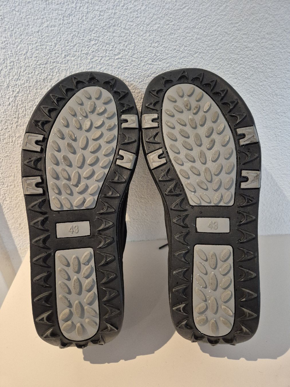 Scarpe da uomo: Walkmaxx Freizeitschuhe Gr. 43 schwarz – Usato da Hefenhofen venduto da GSC99 7