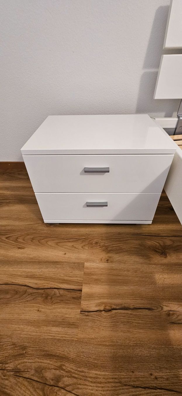 Hasena Betten: Hasena Bett inkl. 2 Kommoden – Gebraucht aus Seuzach von nad_5x2y 1