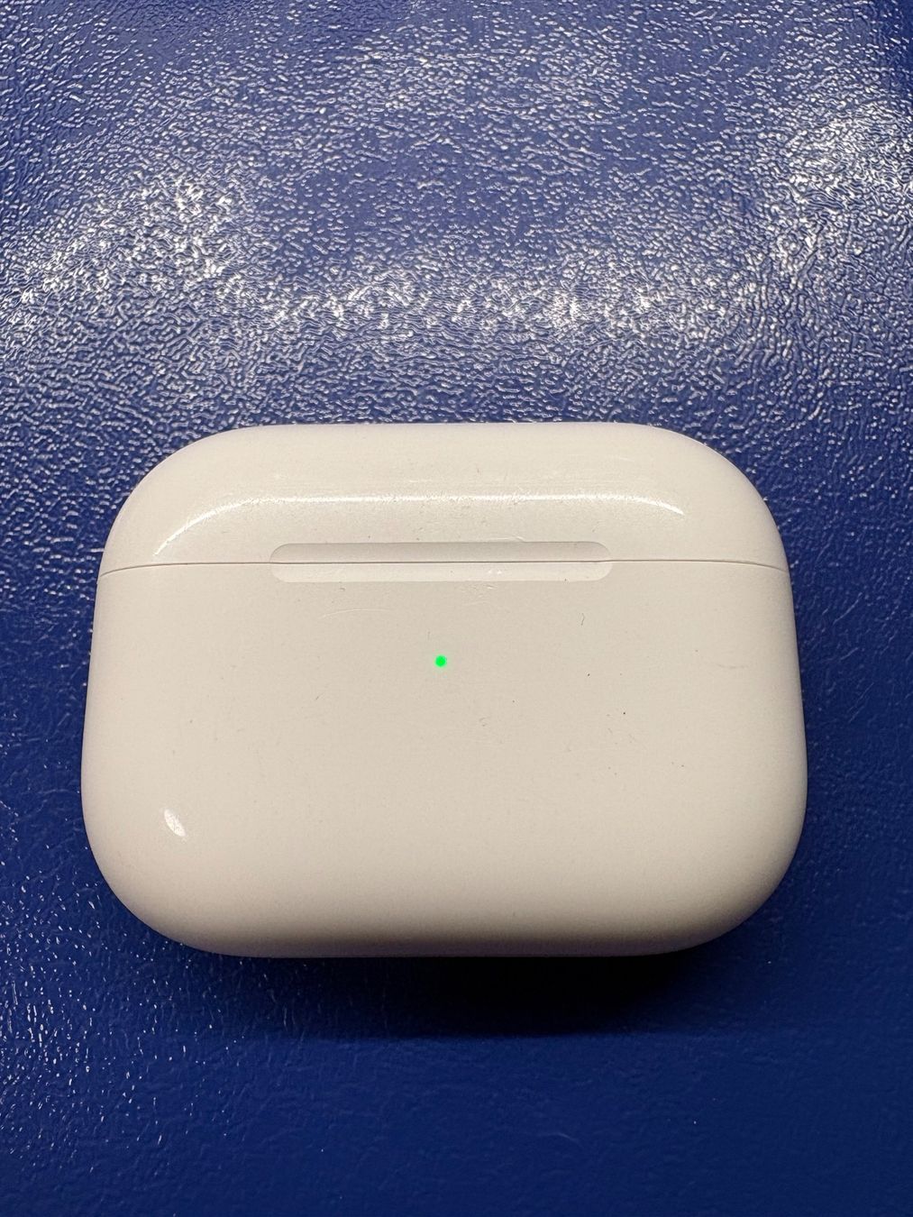 Apple Cuffie: Apple AirPods Pro 2 charging case (A2968). – Usato da Lausanne venduto da Zorrus77 1