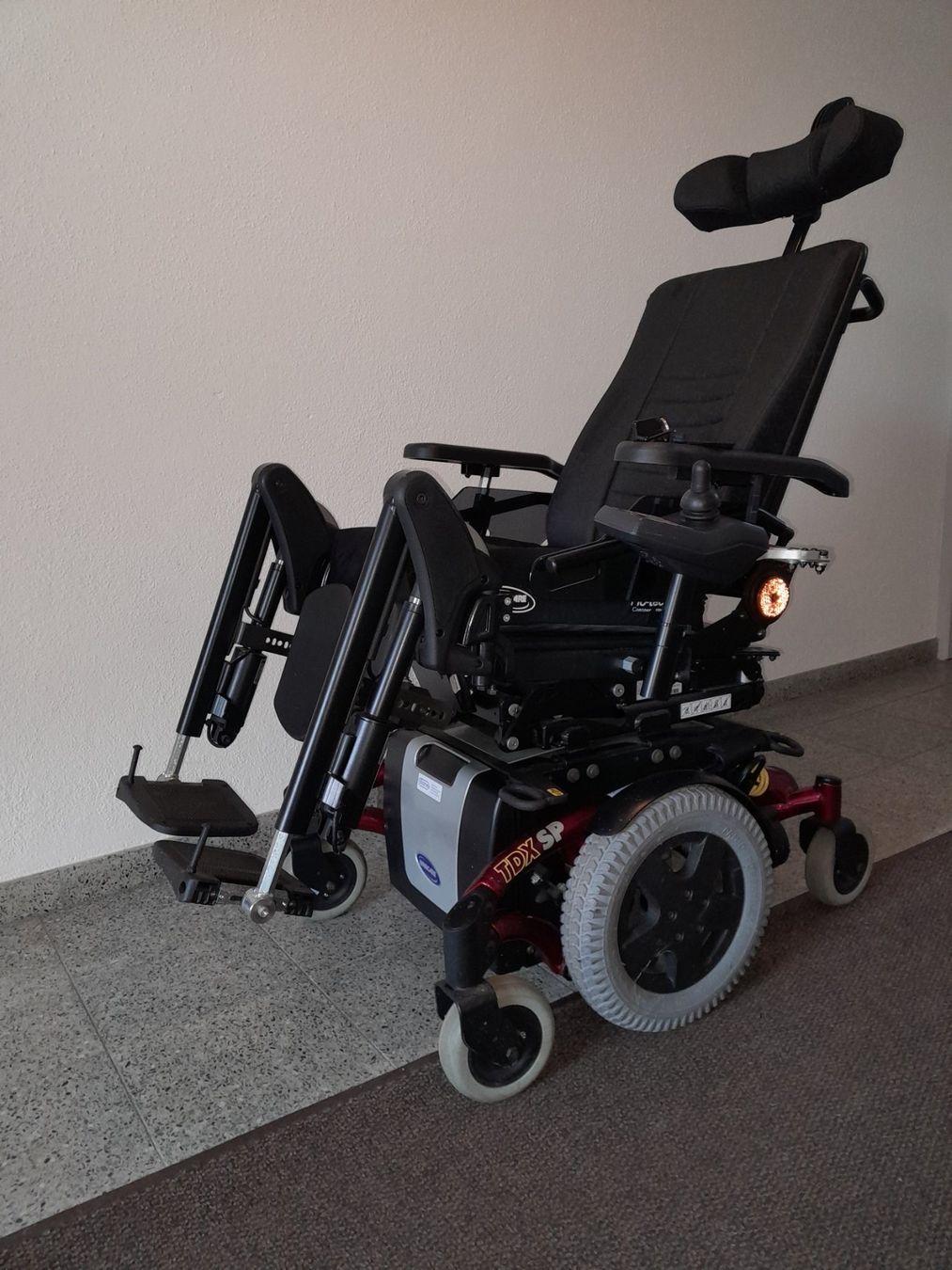 Sedie a rotelle: INVACARE  elektrischer Rollstuhl TDX – Usato da Berg TG venduto da Mercur12 6