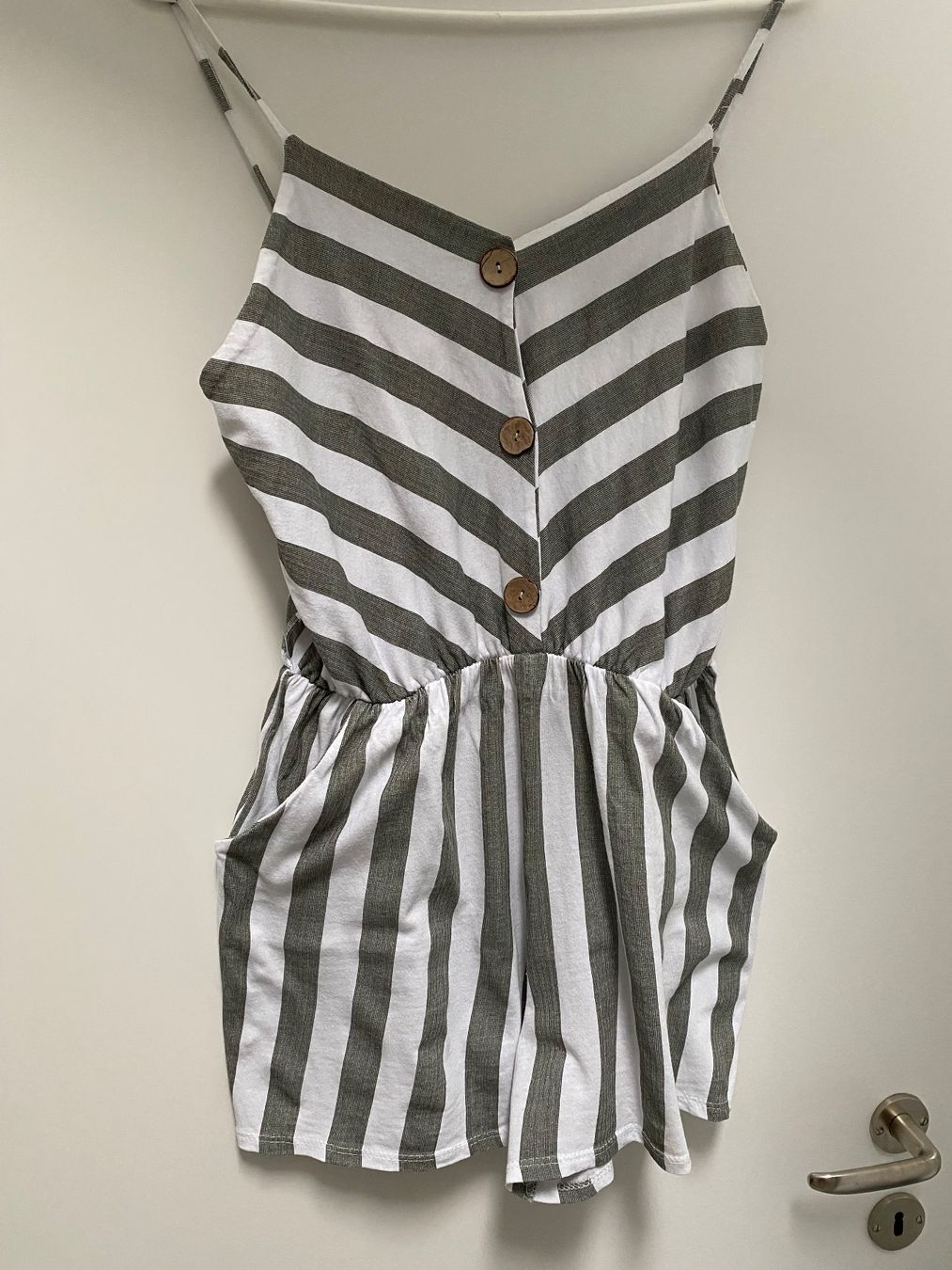 Jumpsuits: Kurzoverall – Neuf (Voir description) à Affoltern am Albis par may_9gdz