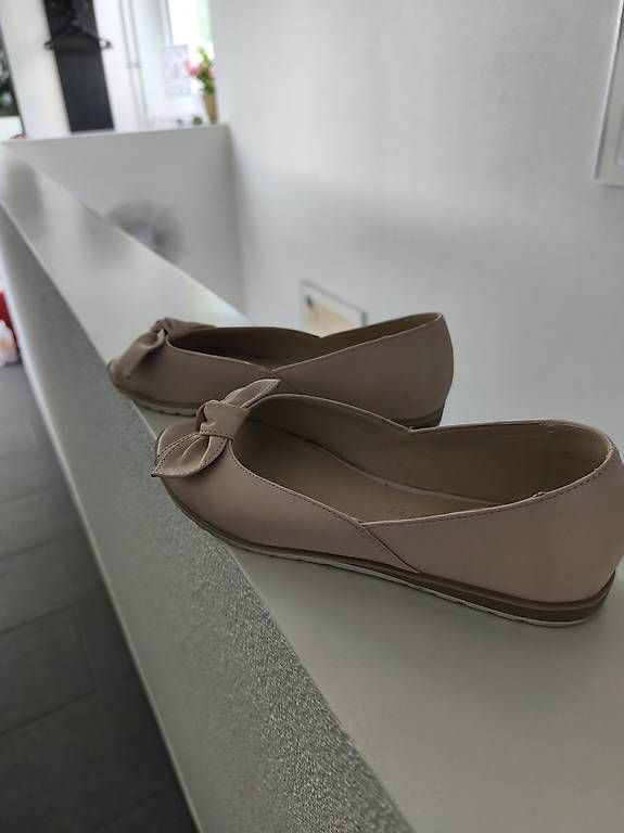 Scarpe da donna: Rosa Damenschuhe Grösse 37 – Usato da Stansstad venduto da -mbs- 1