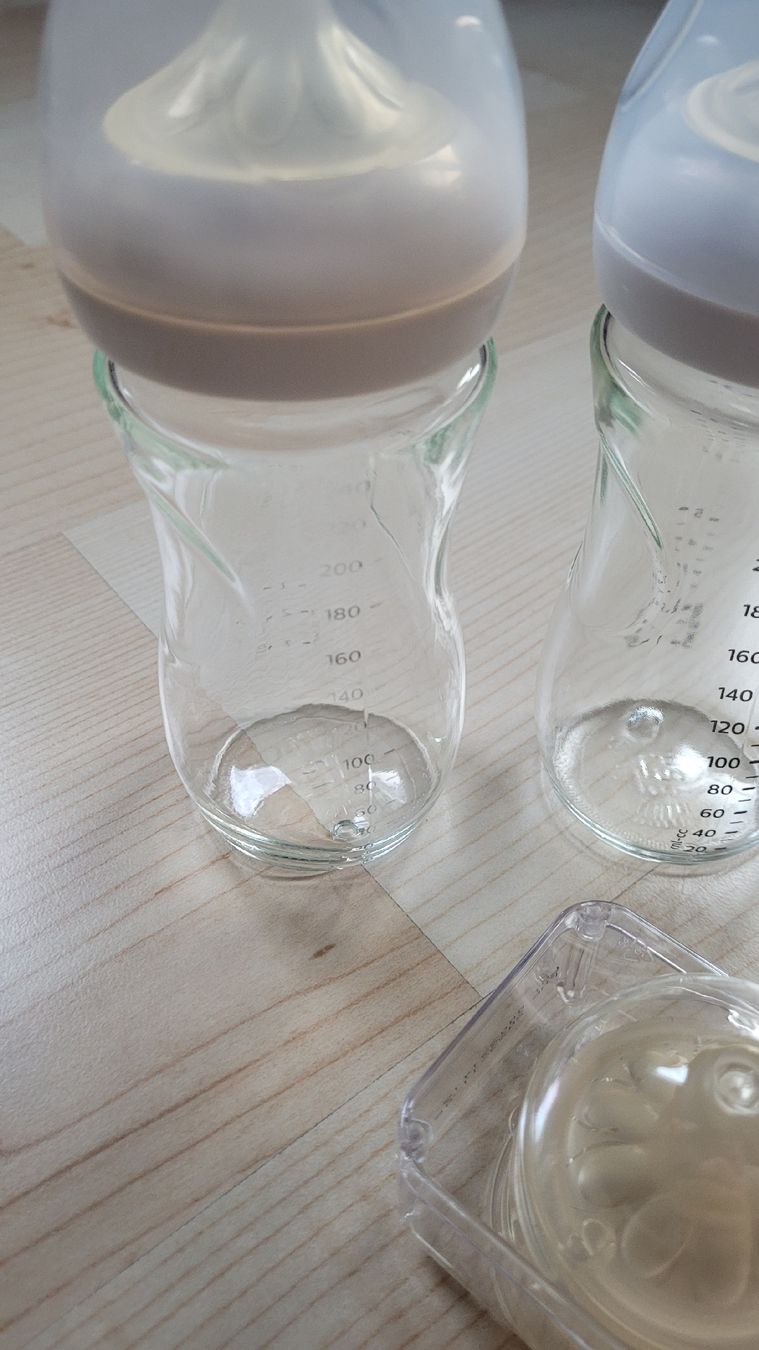 Avent Baby-Mahlzeiten: 3x Glasflaschen Philips Avent 240ml gebraucht – Gebraucht aus Wattwil von JosuaSchneider 1
