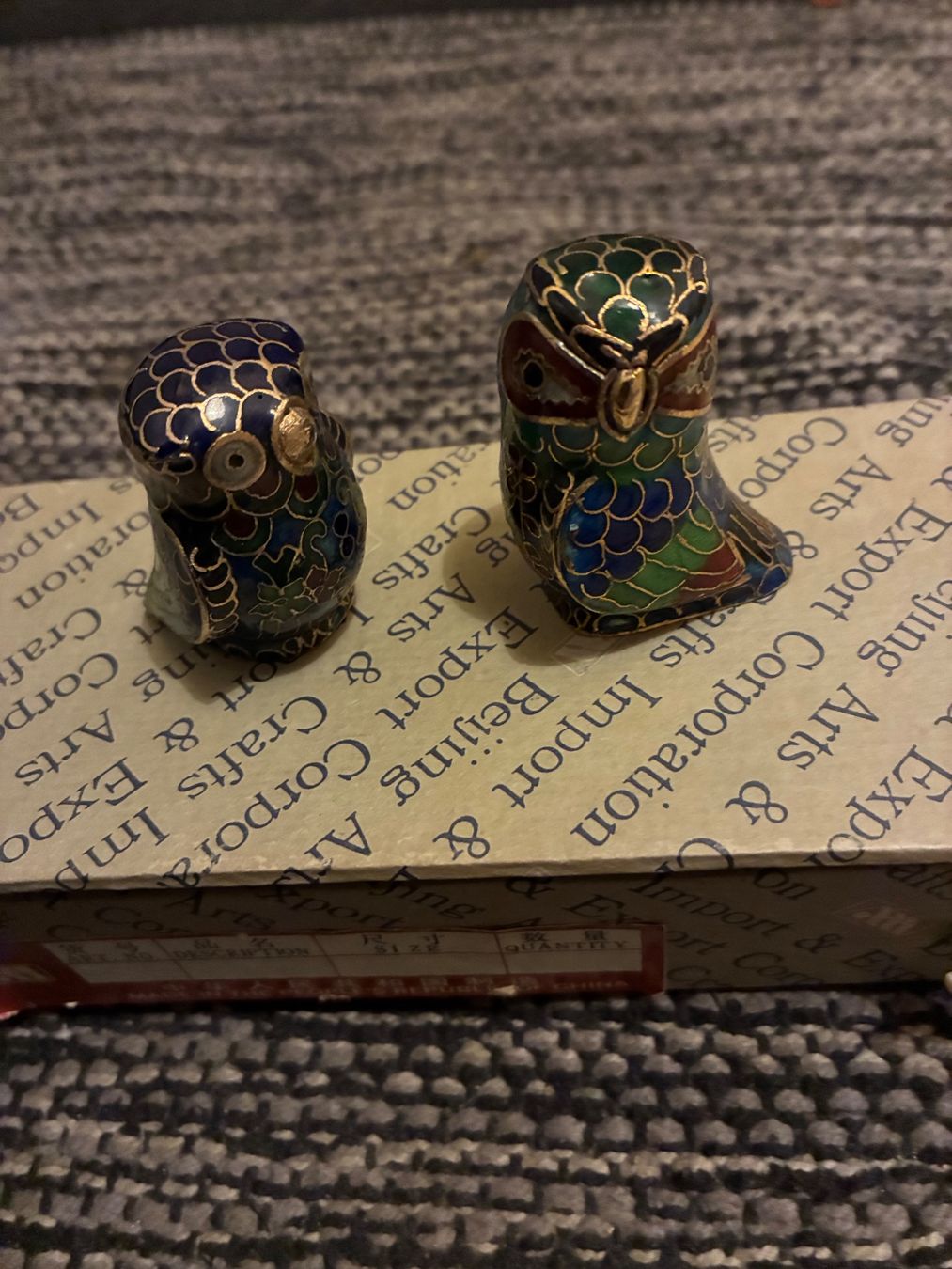 Statuette: Petits hiboux chinois de collection – Nuovo e nell'imballaggio originale da Genève venduto da Laniblue 2